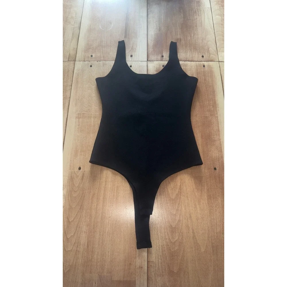 Dance‎ & Marvel Black Scoop Neck Sleeveless Thong Bodysuit  M